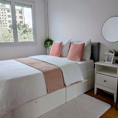 Entire 60M2 Apartment - Close To Paris - Parking - Kitchen - 2Min Rerb - Olympic'24 Bourg-la-Reine Luaran gambar